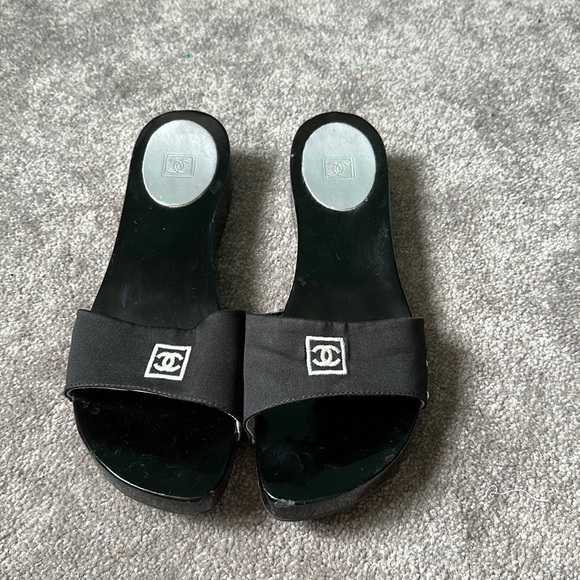 Channel CC Sandals - Picture 1 of 10